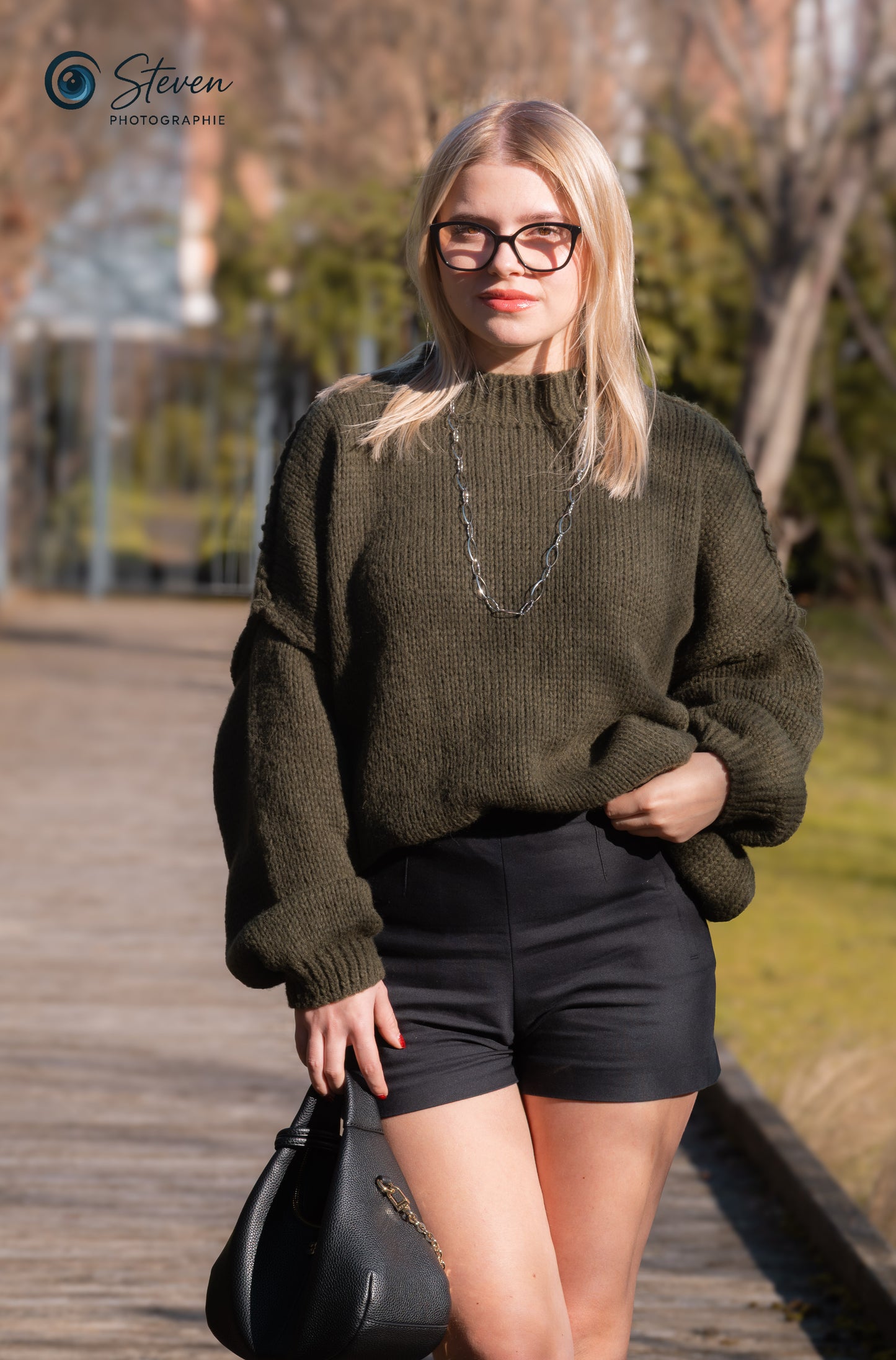 Pull London kaki